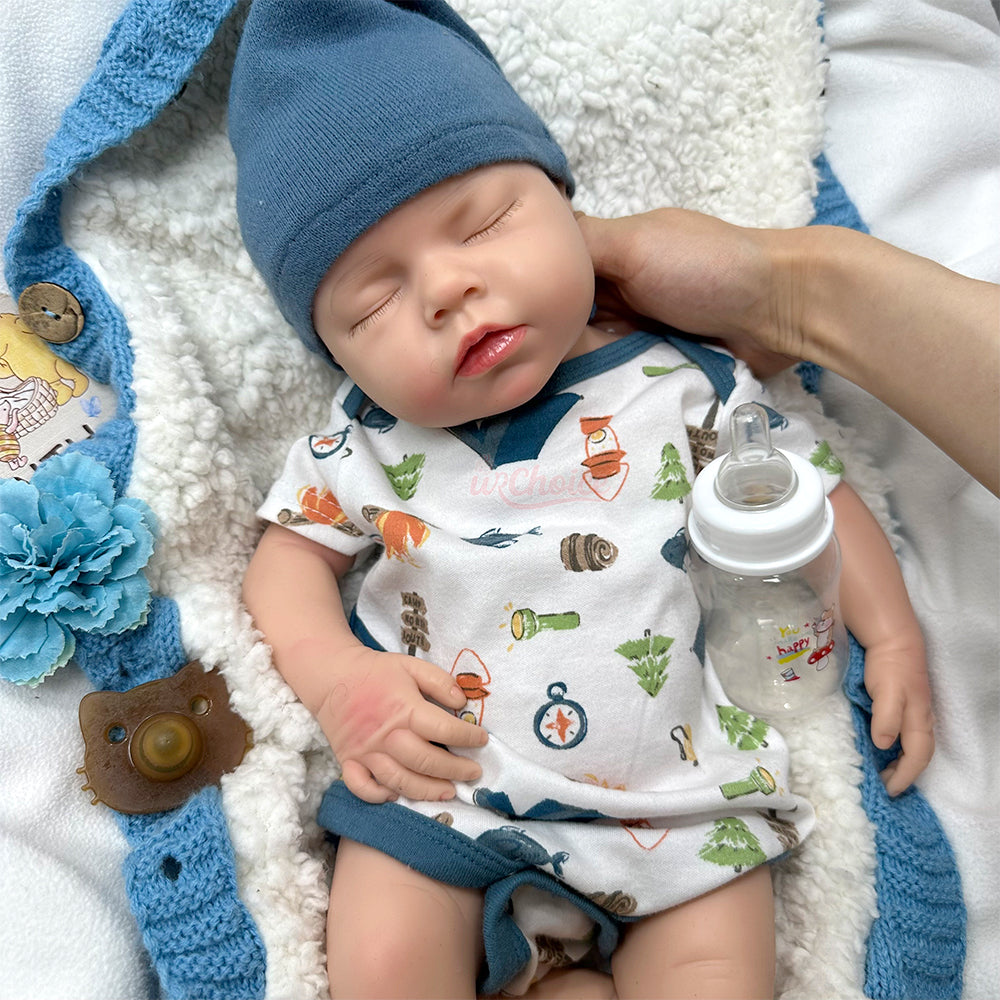 Bebé Reborn Silicona Enzo Niño 50cm / 3,6kg - Bebe y hace pis