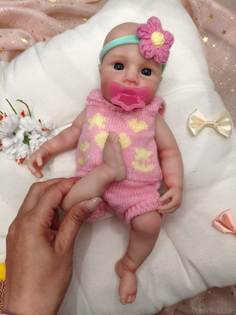 Bebé Reborn Mía - 30 cm de Silicona Blanda Realista