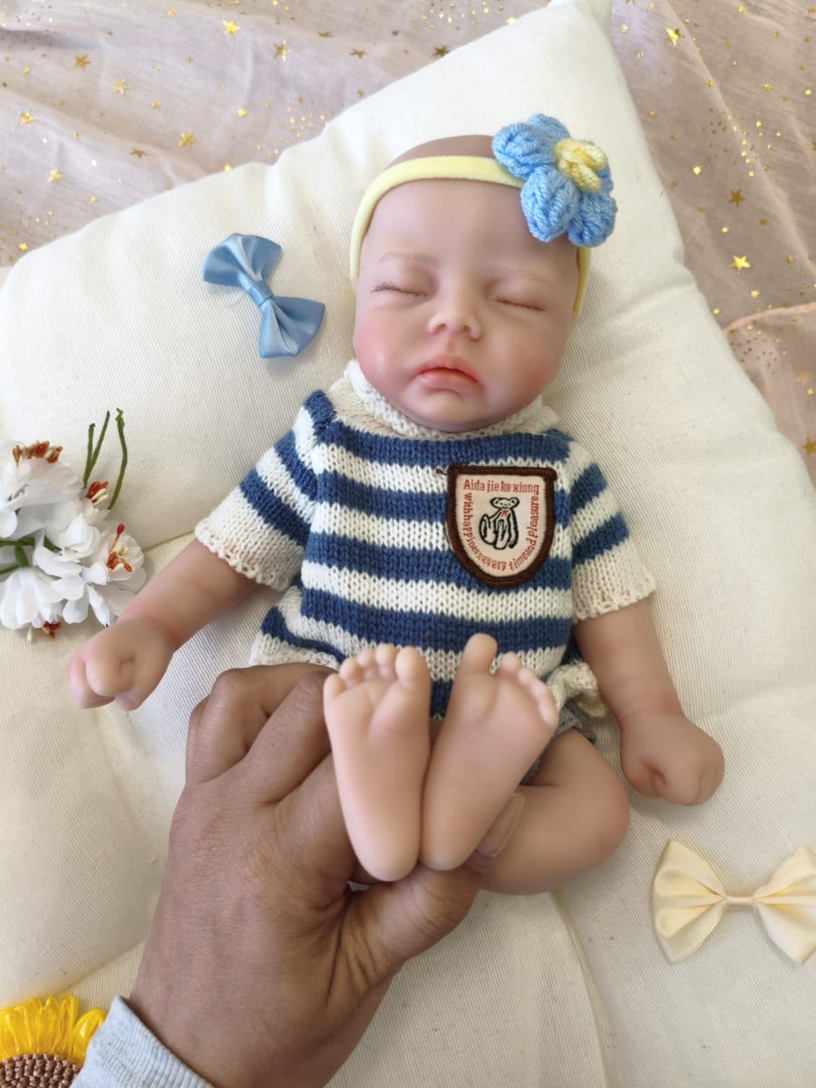 Bebé Reborn Nico - 30 cm de Silicona Blanda Realista