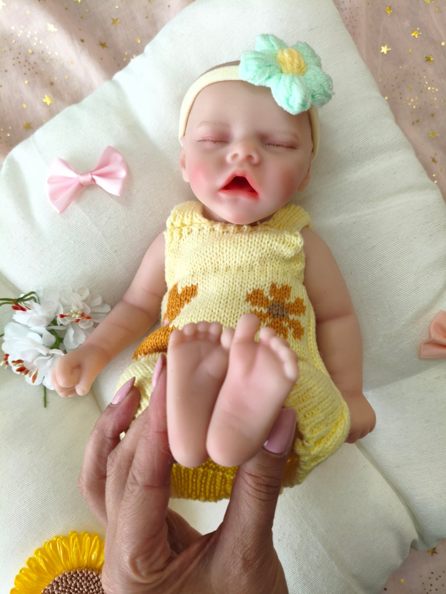 Bebé Reborn Elsa - 30 cm de Silicona Blanda Realista