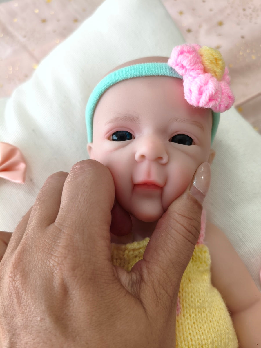 Bebé Reborn Zaira - 30 cm de Silicona Blanda Realista
